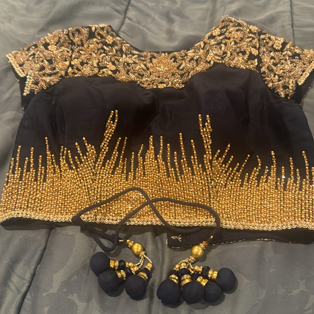 Pawan and Pranav Haute Couture Indian Bridal Wear Lehengas Top - Picture 9 of 9